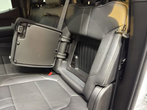 Certified 2022 Chevrolet Silverado 1500 High Country w/ Technology Package image 12