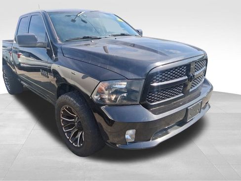 Used 2018 RAM 1500 Express w/ Black Ram 1500 Express Group RWD image 4