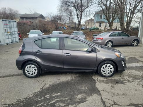 Used 2016 Toyota Prius C Two FWD image 8