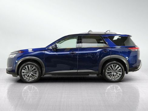 Used 2024 Nissan Pathfinder SL w/ SL Premium Package AWD/4WD image 2