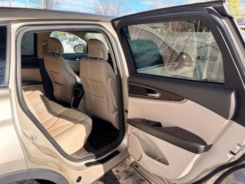 Used 2017 Lincoln MKX Reserve w/ Lincoln MKX Climate Package AWD/4WD image 22