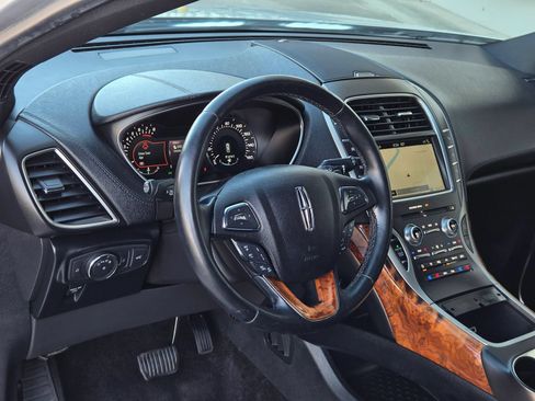 Used 2016 Lincoln MKX Reserve w/ Technology Package FWD image 13