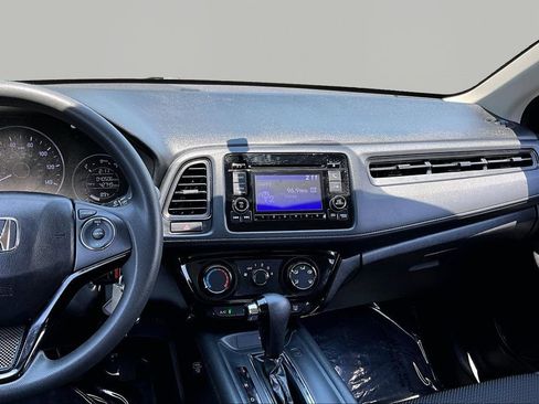 Used 2019 Honda HR-V LX image 10