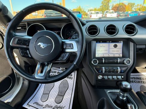 Used 2019 Ford Mustang Premium image 17