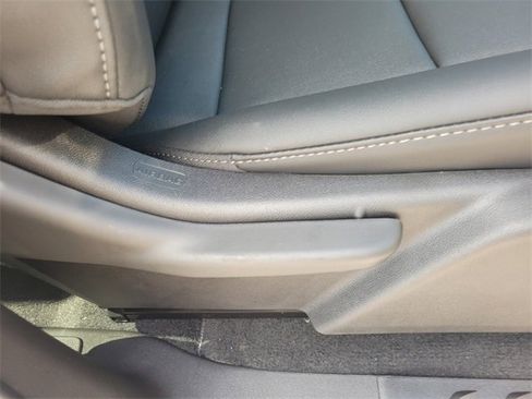 New 2026 GMC Canyon Elevation w/ Convenience Package image 13