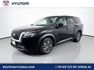 Used 2024 Nissan Pathfinder S video 1