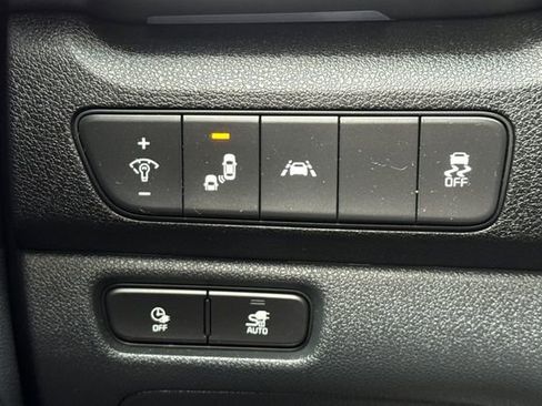 Used 2022 Kia Niro EX Premium image 39