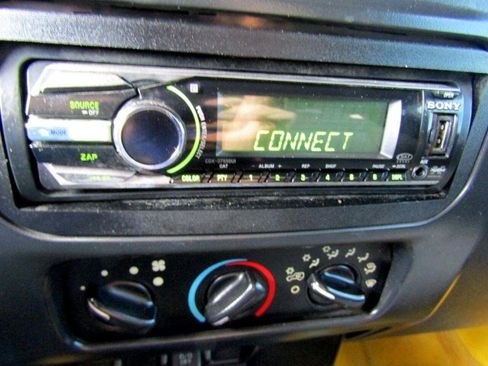 Used 2006 Jeep Wrangler X AWD/4WD image 12