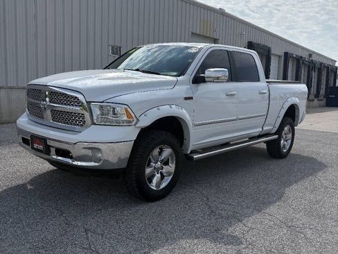 Used 2016 RAM 1500 Laramie w/ Convenience Group AWD/4WD image 2