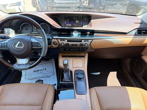 Used 2016 Lexus ES 350 w/ Premium Package w/Wood Trim image 18