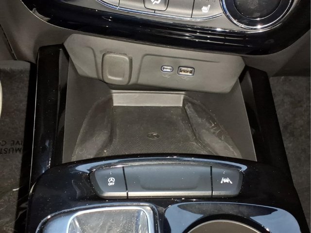 Used 2024 Chevrolet Trax ACTIV w/ Sunroof Package FWD image 22
