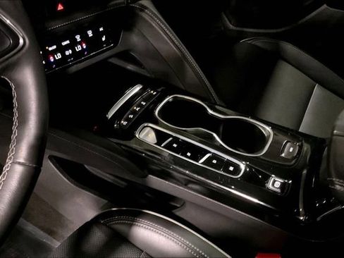 Used 2023 Buick Envision Essence image 15