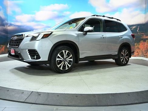 Used 2023 Subaru Forester Limited image 4