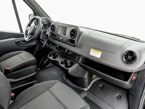 Used 2024 Mercedes-Benz Sprinter 3500 image 11
