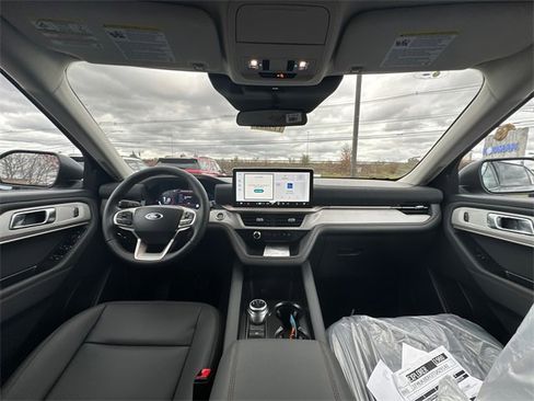New 2026 Ford Explorer Active w/ Active Comfort Package image 15