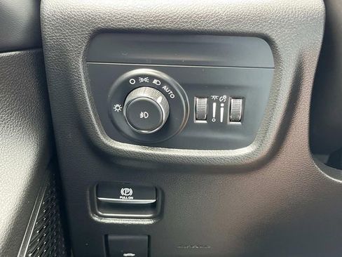 Used 2023 Jeep Grand Cherokee L Limited image 27