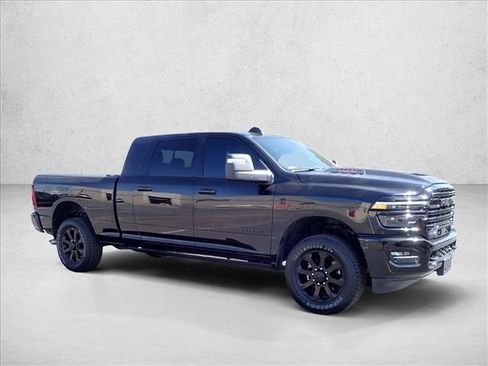 Used 2025 RAM 2500 Laramie AWD/4WD image 5