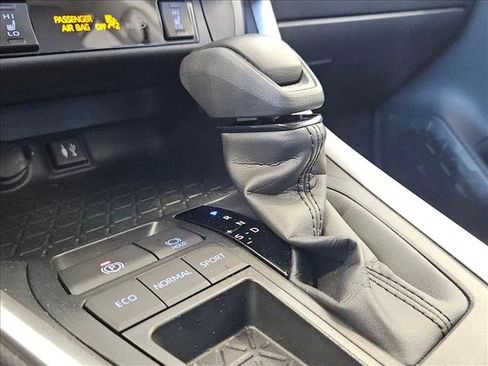 Used 2019 Toyota RAV4 XLE image 10