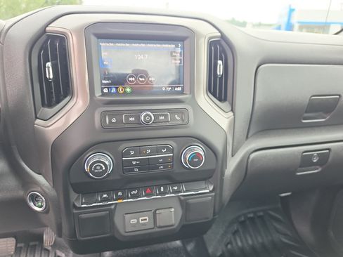 Certified 2025 Chevrolet Silverado 1500 W/T RWD image 18