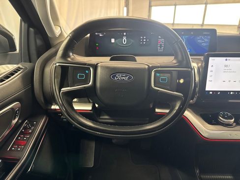 Certified 2025 Ford Expedition Platinum AWD/4WD image 16