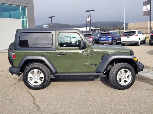 Used 2021 Jeep Wrangler Sport S image 3