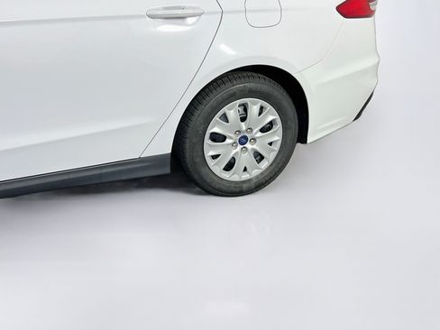 Used 2020 Ford Fusion S FWD image 28