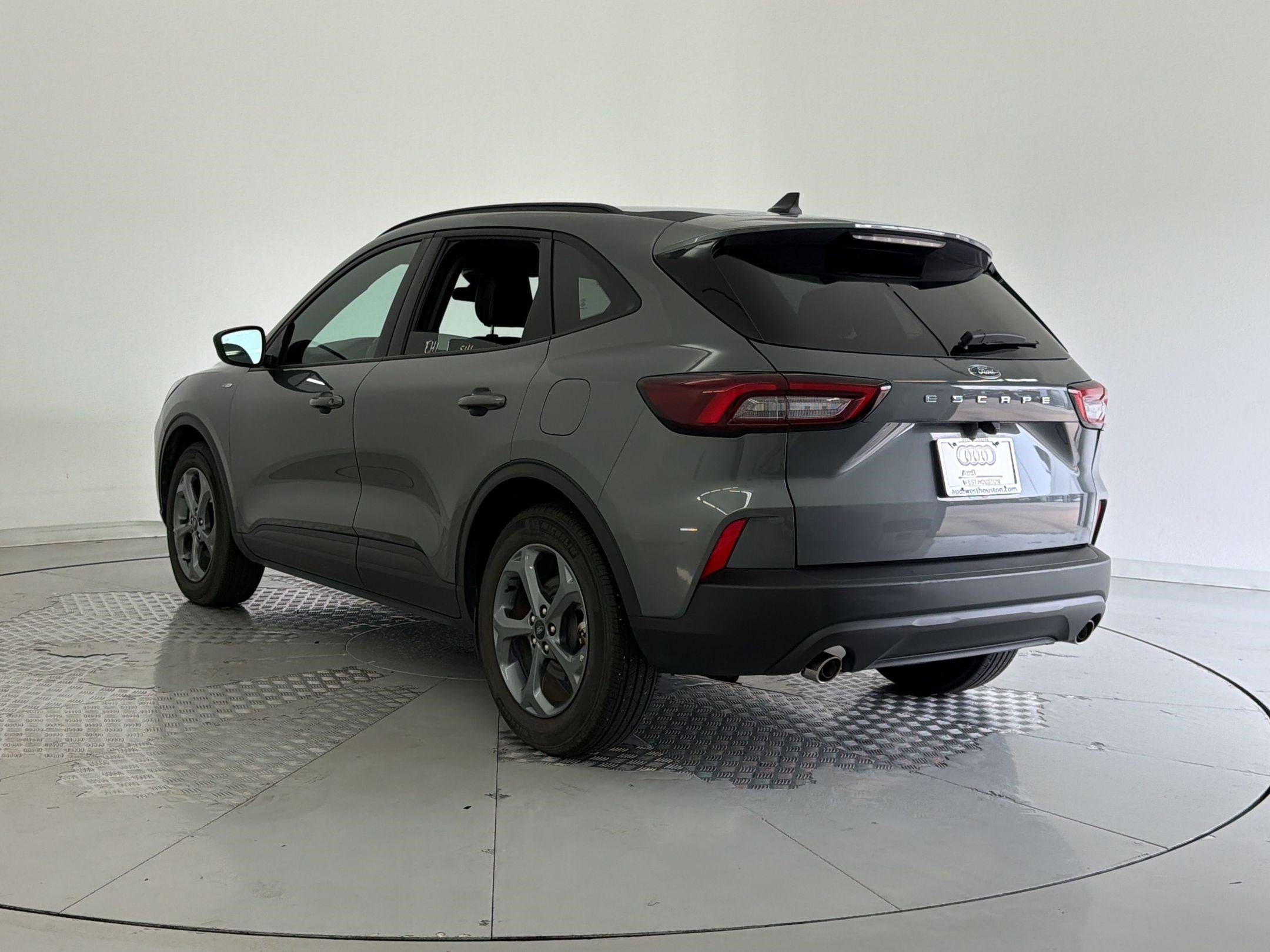 Used 2025 Ford Escape ST-Line FWD image 3