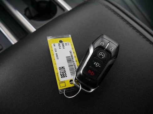 Used 2015 Ford F150 Platinum w/ Equipment Group 701A Luxury image 44