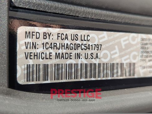 Used 2023 Jeep Grand Cherokee Altitude AWD/4WD image 37