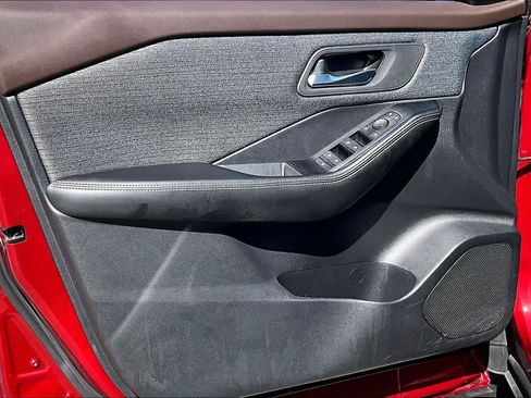 Certified 2023 Nissan Rogue SV FWD image 20