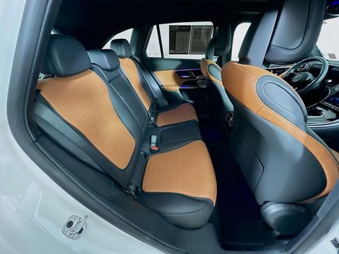 Used 2024 Mercedes-Benz GLC 300 image 11