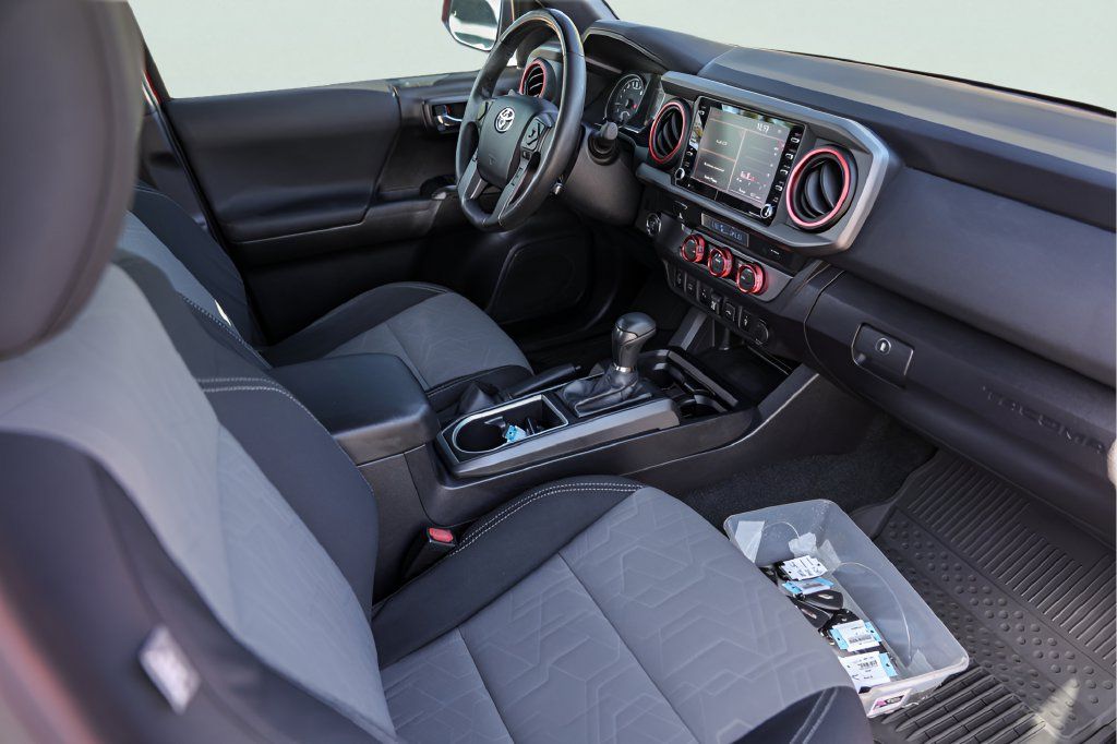 Used 2021 Toyota Tacoma TRD Sport w/ Technology Package RWD image 32