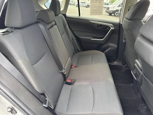 Used 2022 Toyota RAV4 LE AWD/4WD image 14