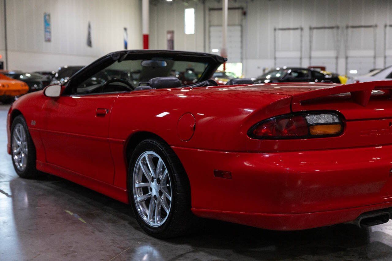 Used 2002 Chevrolet Camaro Z28 w/ SS Performance/Appearance Pkg RWD image 39