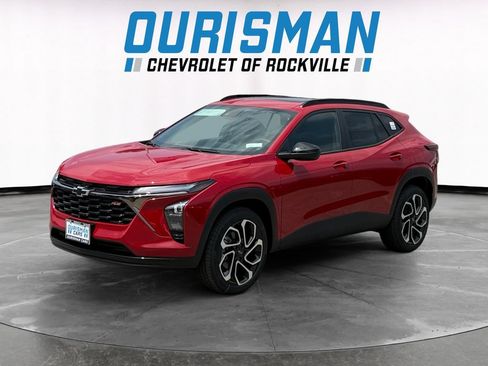 New 2026 Chevrolet Trax RS w/ Sunroof Package FWD image 2