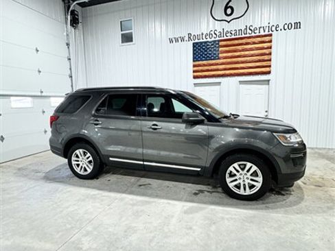 Used 2018 Ford Explorer XLT AWD/4WD image 2