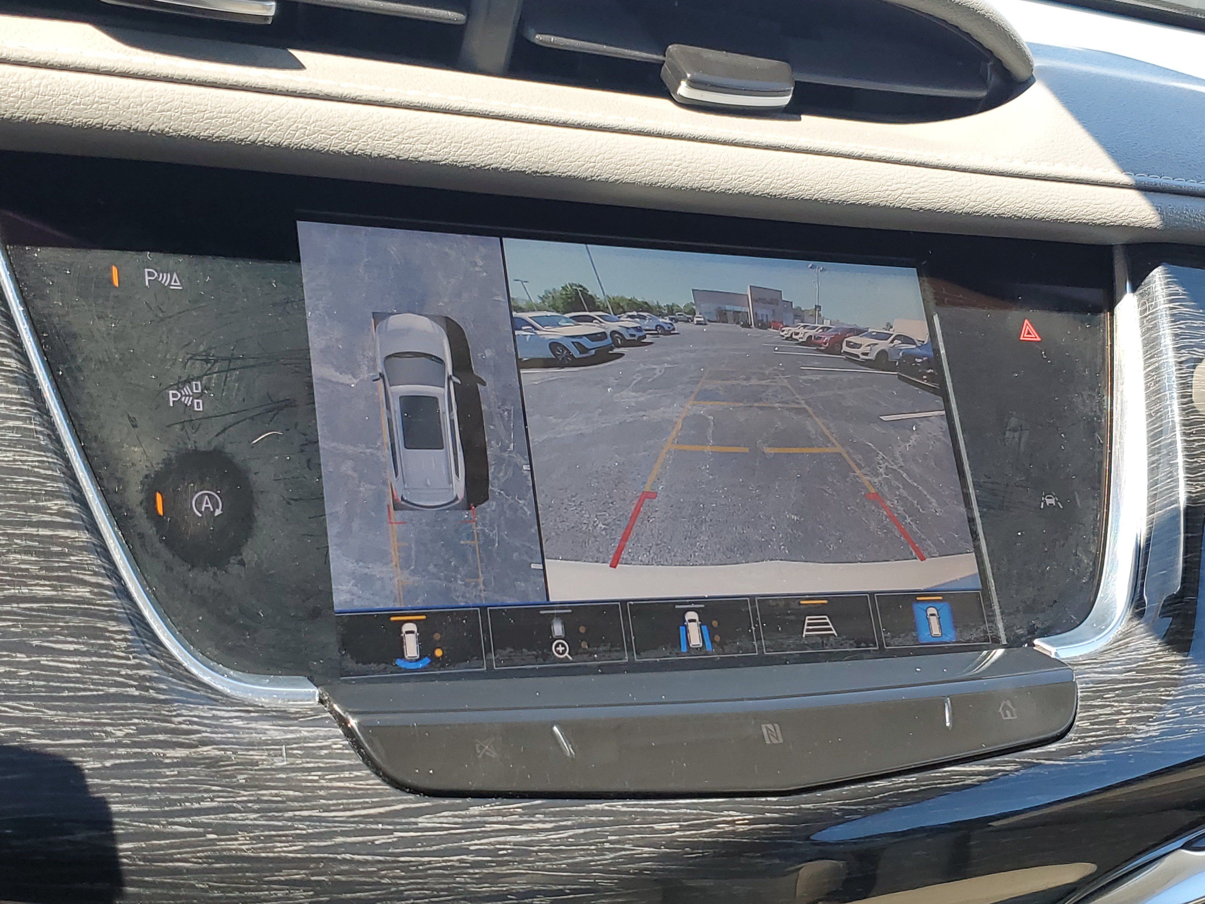 Used 2021 Cadillac XT6 Premium Luxury FWD image 28