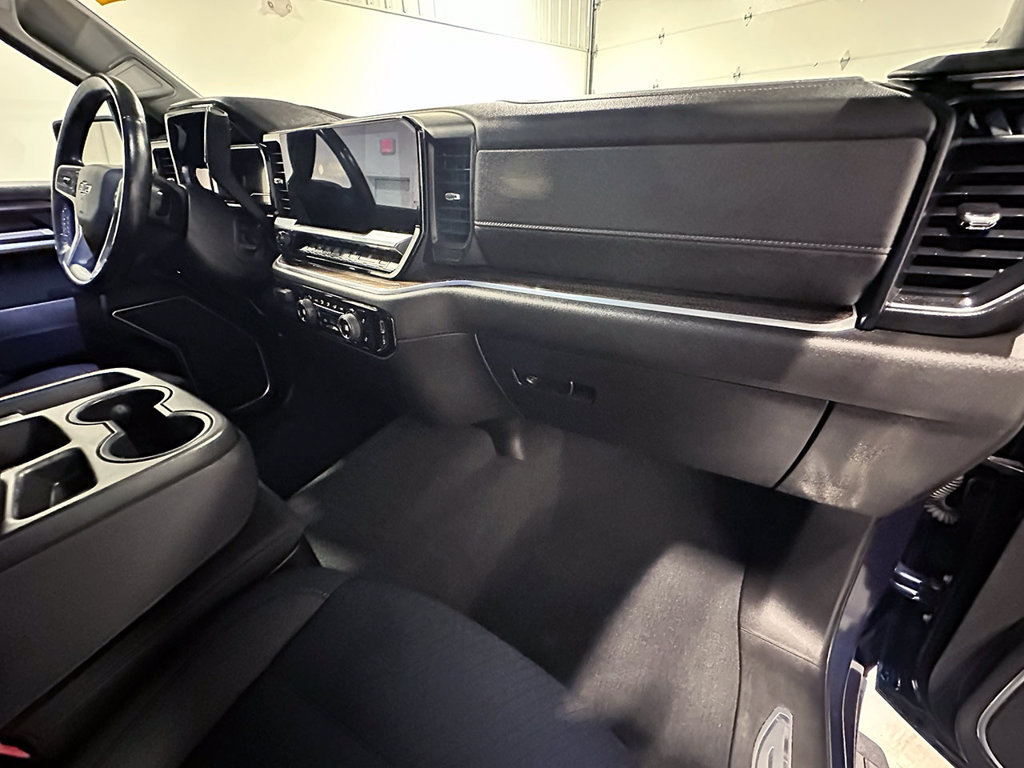 Used 2022 Chevrolet Silverado 1500 RST AWD/4WD image 28