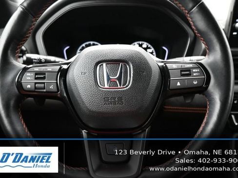 Used 2025 Honda Pilot TrailSport image 29