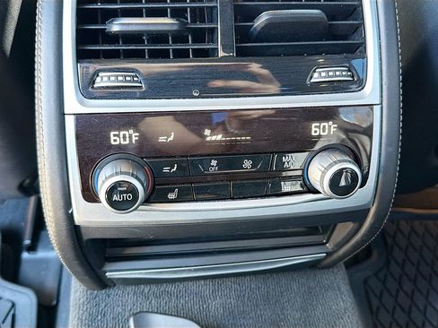 Used 2019 BMW 750i xDrive w/ M Sport Package image 23
