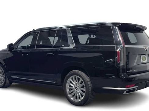 Used 2023 Cadillac Escalade ESV Premium Luxury w/ Performance Package RWD image 4