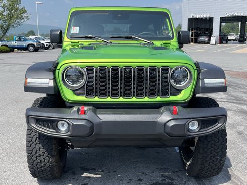 Used 2025 Jeep Wrangler Unlimited Rubicon w/ Safety Group AWD/4WD image 15