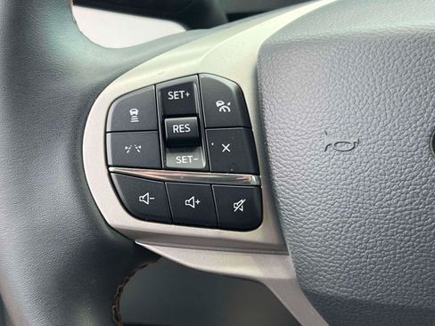 Used 2026 Ford Explorer Active AWD/4WD image 26