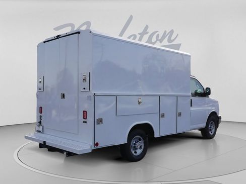 New 2025 Chevrolet Express 3500 w/ Power Convenience Package RWD image 5