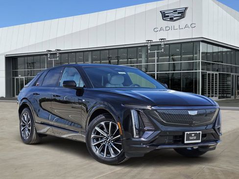 New 2026 Cadillac Lyriq Sport image 1