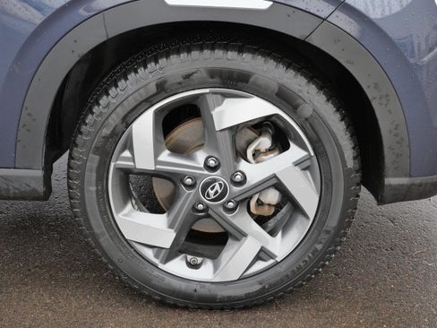 Used 2023 Hyundai Venue Limited w/ Cargo Package image 15