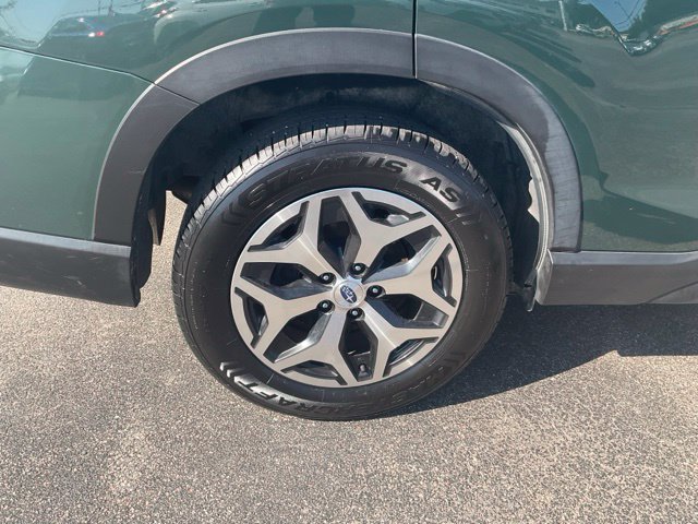 Certified 2023 Subaru Forester Premium AWD/4WD image 9