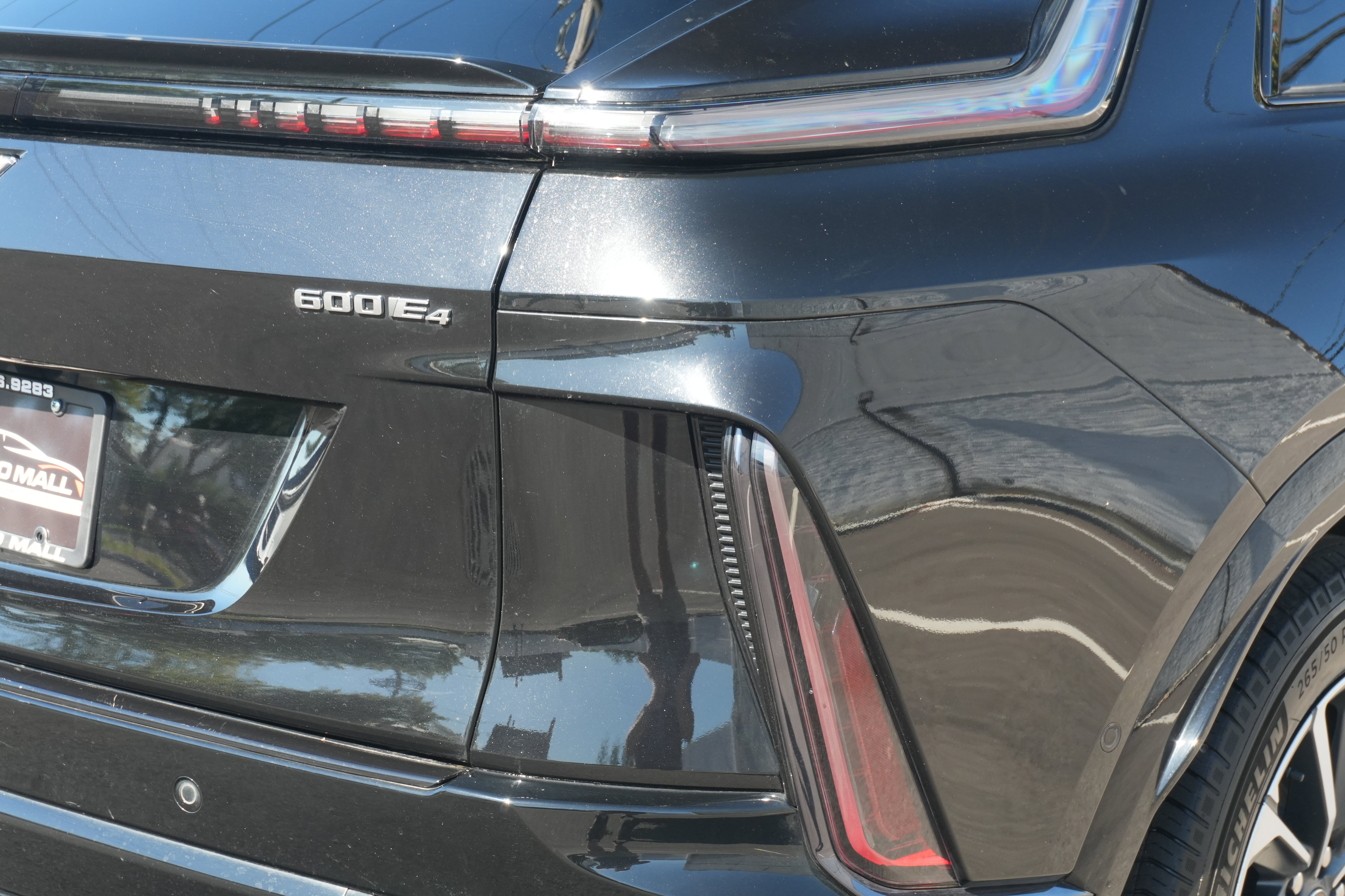 Used 2024 Cadillac Lyriq Sport AWD/4WD image 18