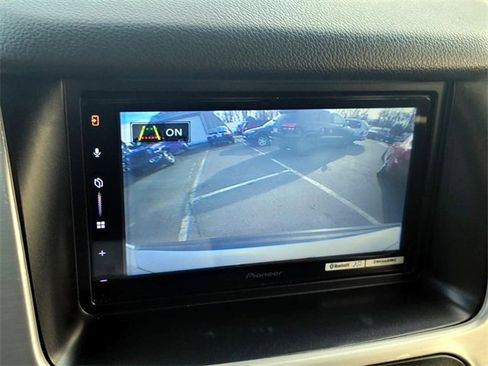 Used 2017 GMC Yukon XL SLT image 37