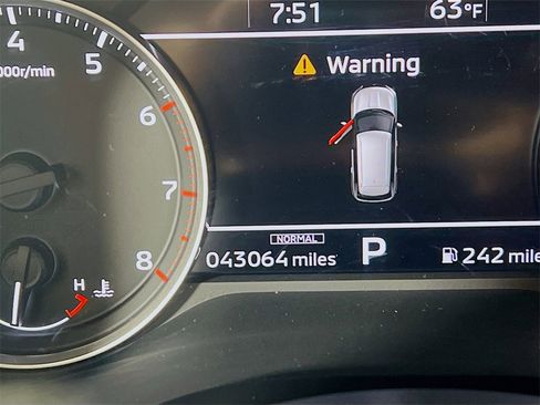 Used 2024 Mitsubishi Outlander SE image 12